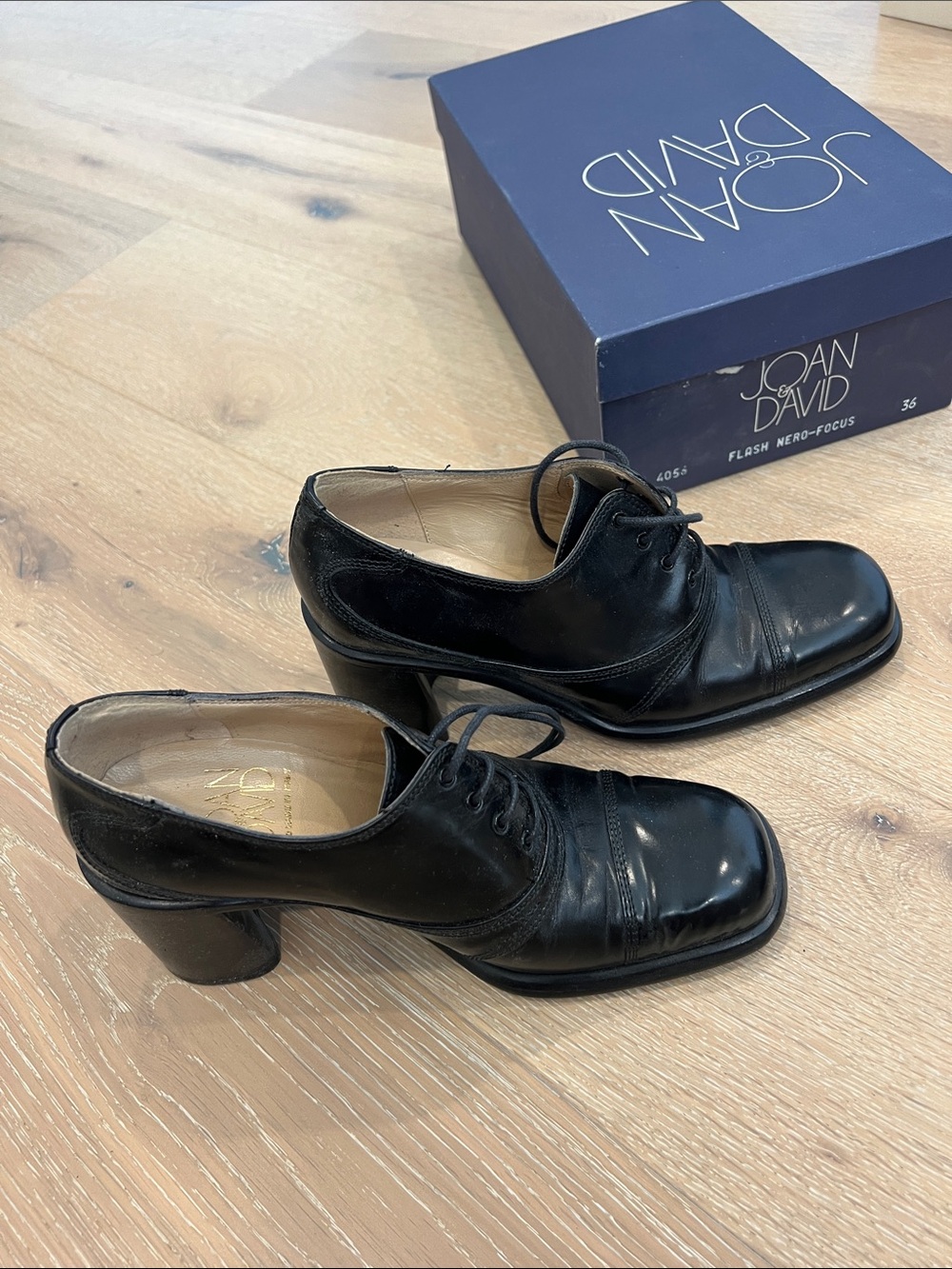 Black Lace-Up Women’s Dress Shoes - Picture 6 of 10